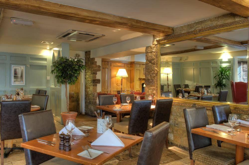 The Deddington Arms Hotel Екстериор снимка